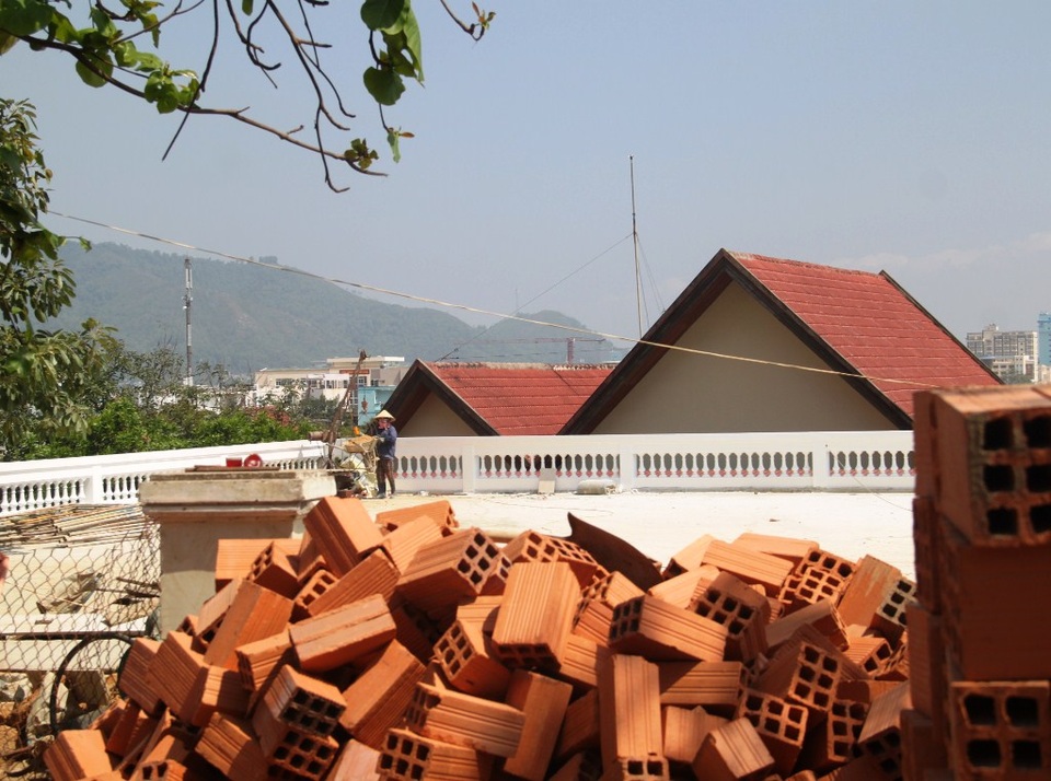 Bình Định: Bị “tuýt còi”, doanh nghiệp vẫn xây dựng công trình không phép - 4 Công trình vẫn tiếp tục thi công và đang trong giai đoạn hoàn thiện