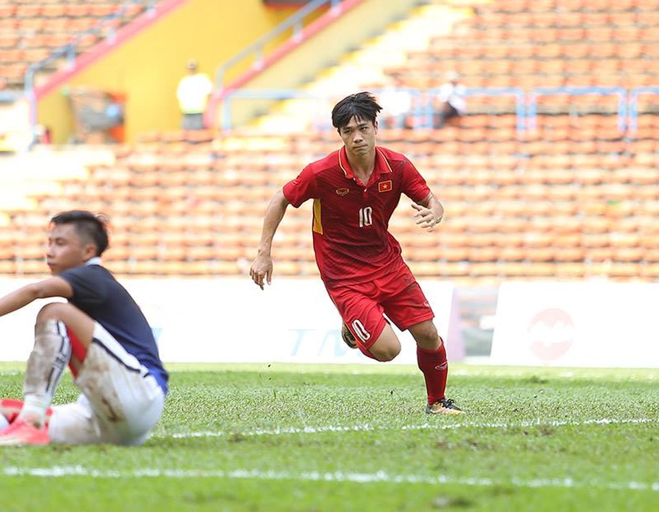 Công Phượng: “Tôi vẫn còn bỏ lỡ nhiều cơ hội” - 1
Công Phượng hứa sẽ khắc phục khâu dứt điểm ở các trận đấu tới