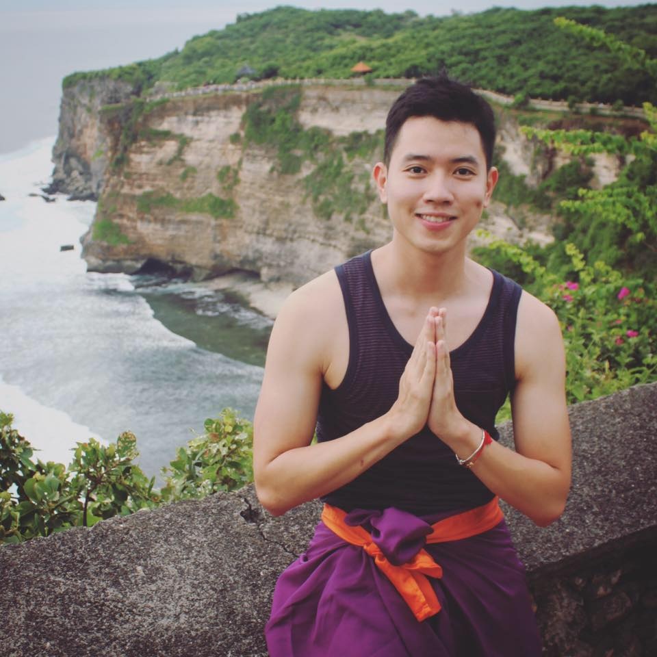 Dân mạng “đứng hình” vì vẻ điển trai của cơ trưởng trẻ nhất Việt Nam - 3 Dân mạng “đứng hình” vì vẻ điển trai của cơ trưởng trẻ nhất Việt Nam - 3