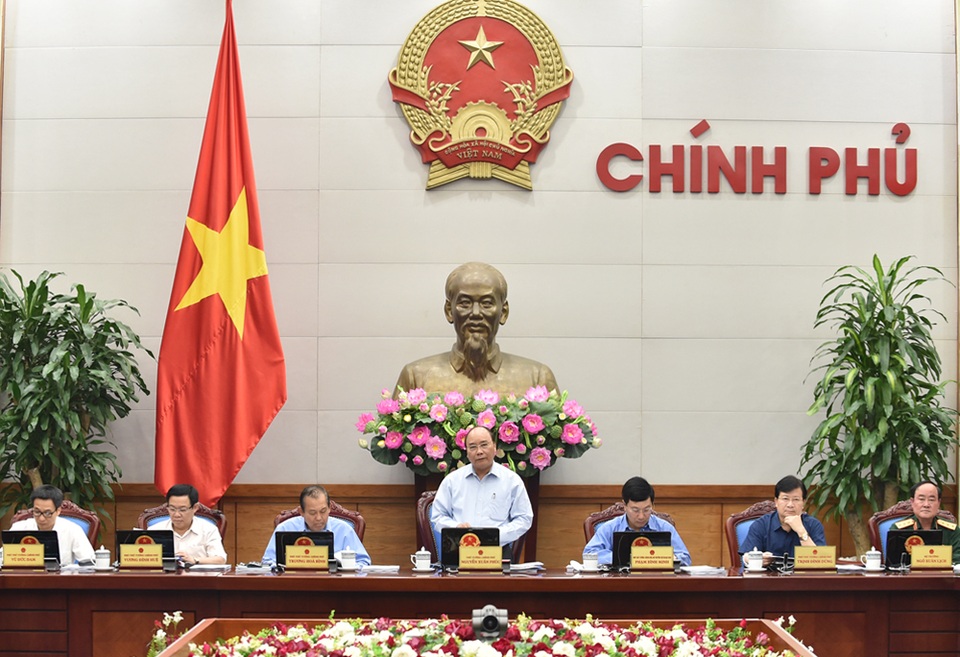 Thủ tướng: Lùi thời gian để sửa 32 luật liên quan luật Quy hoạch - 1 Thủ tướng chủ trì phiên họp chuyên đề xây dựng thể chế