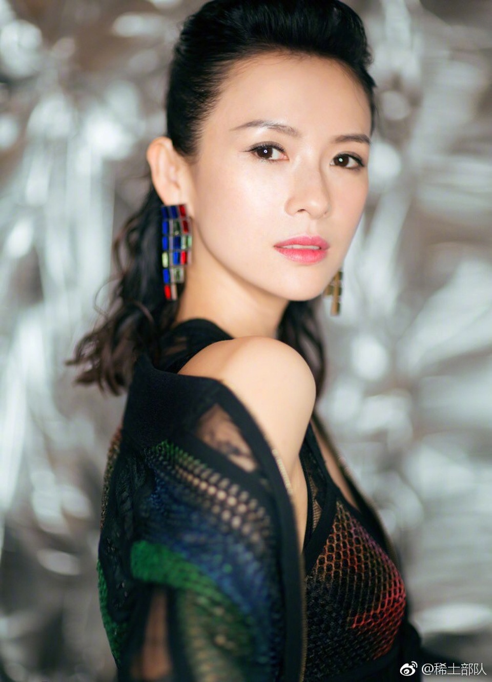 Chương Tử Di khoe ảnh gia đình hạnh phúc trong ngày sinh nhật con - 7 Chương Tử Di khoe ảnh gia đình hạnh phúc trong ngày sinh nhật con - 7