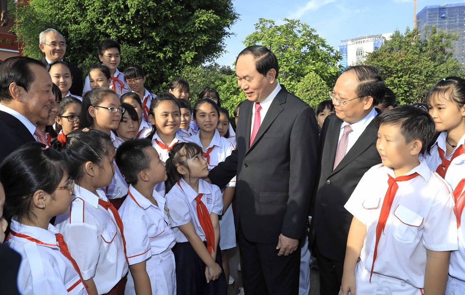 Chủ tịch nước dâng hương Chủ tịch Hồ Chí Minh tại Bến Nhà Rồng - 3 Chủ tịch nước dâng hương Chủ tịch Hồ Chí Minh tại Bến Nhà Rồng - 3