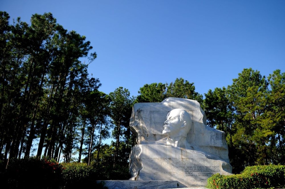 Di sản Liên Xô trong lòng Cuba - 6 Đài tưởng niệm lãnh tụ Lenin tại công viên ở Havana.