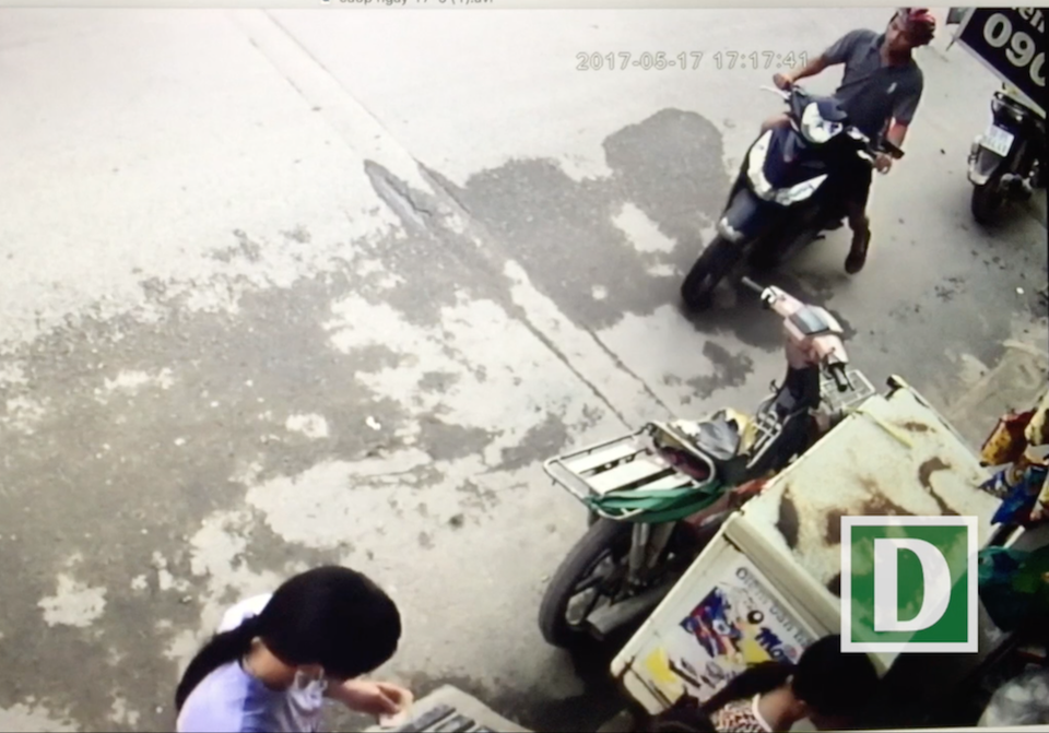 Camera ghi nhận liên tiếp xảy ra 2 vụ cướp tại cùng một địa điểm - 1 Camera ghi nhận liên tiếp xảy ra 2 vụ cướp tại cùng một địa điểm - 1