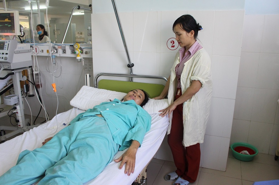 Cứu sống nữ bệnh nhân nguy kịch, đòi chuyển viện vì sỏi ống mật chủ - 1 Nữ bệnh nhân từng nguy kịch vì sỏi ống mật chủ được bệnh viện Đa khoa Khánh Hòa cứu sống trước thềm ngày Thầy thuốc Việt Nam 27-2 - Ảnh: Viết Hảo