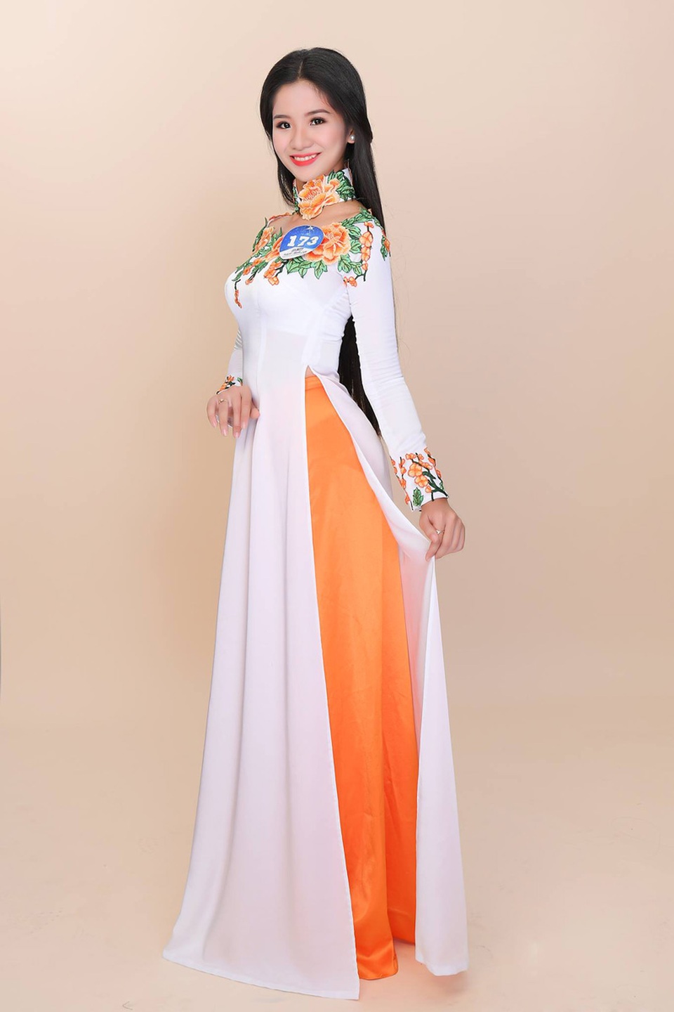 Lộ diện 16 nữ sinh "đua" ngôi vị Hoa khôi HS, SV Cần Thơ 2017 - 1
Hứa Tăng Kim Anh (SN 1999, THPT Phan Ngọc Hiển).