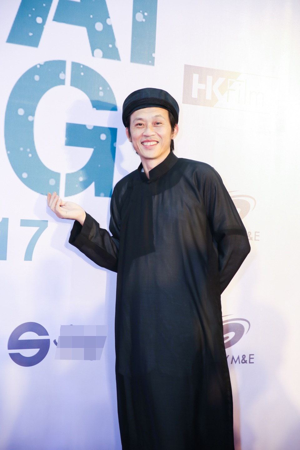 Cát Phượng không ngại tình tứ với bạn trai kém 8 tuổi trước mặt Thái Hoà - 2