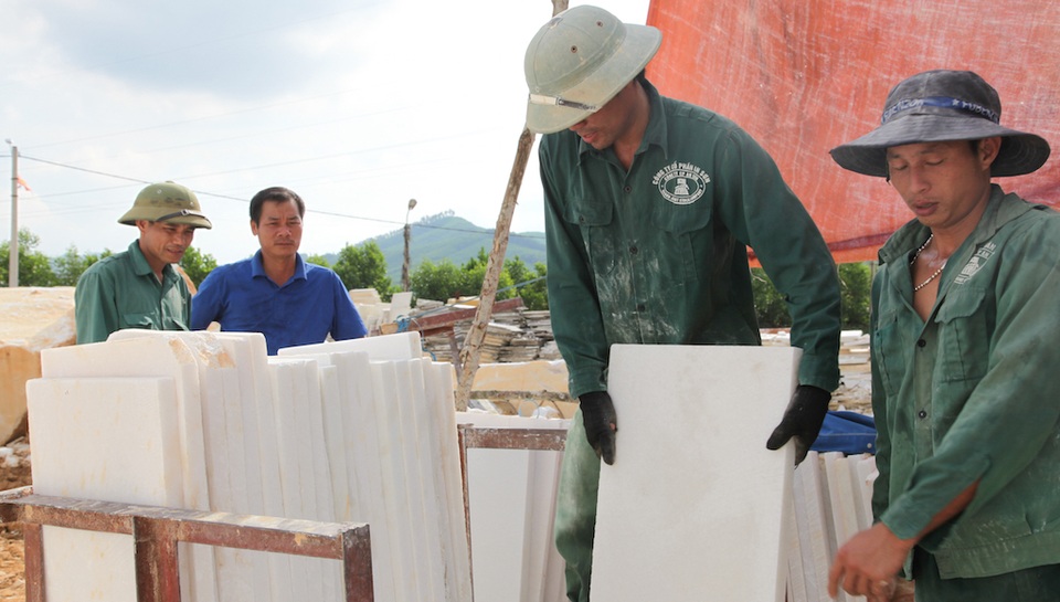 Áp thuế theo Thông tư 44: Doanh nghiệp ngừng sản xuất, hàng vạn công nhân có nguy cơ mất việc - 18 Nếu doanh nghiệp dừng hoạt động thì hàng vạn công nhân, người lao động sẽ mất việc.