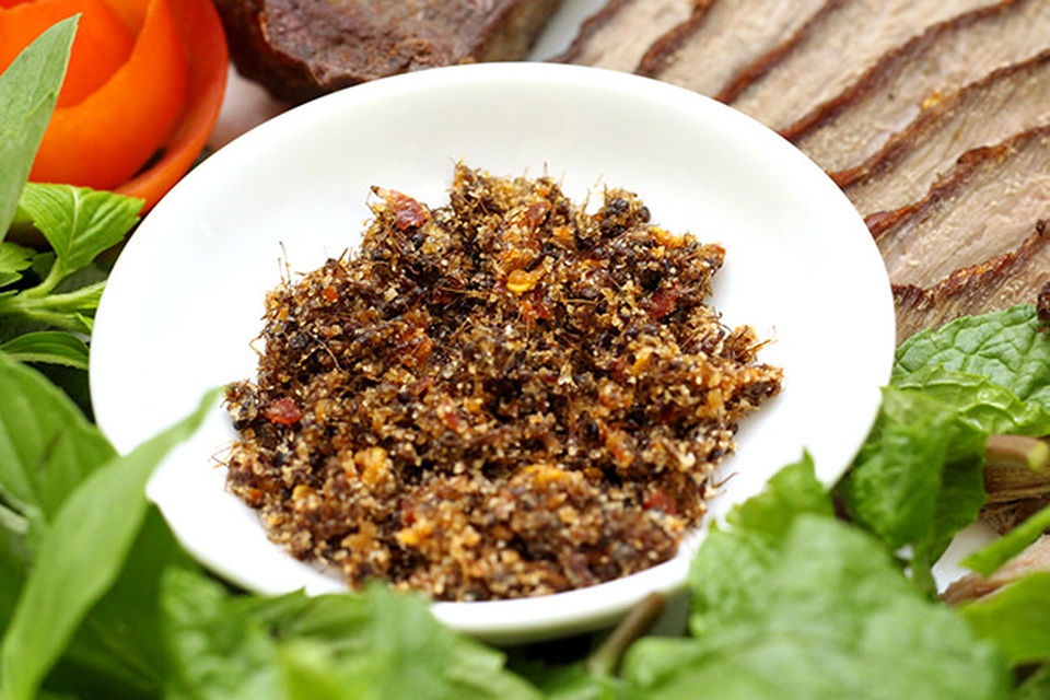 Ba món dân dã trên đường rong ruổi phố núi Pleiku - 2 Món chấm độc đáo của người Tây Nguyên. (Ảnh: diadiemdulich)