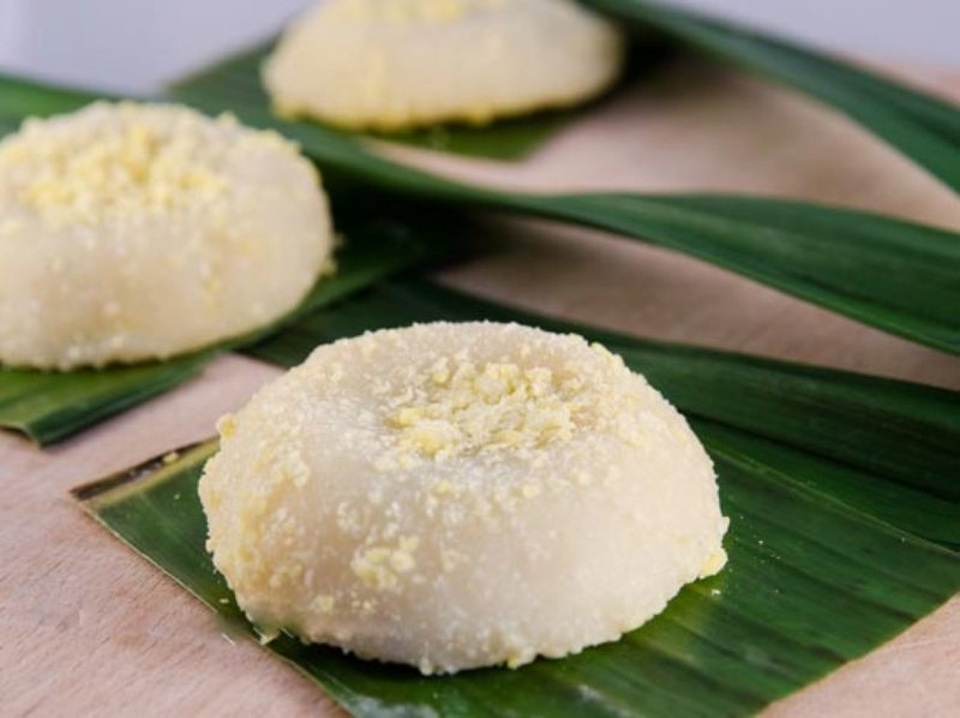 Những món đặc sản Hải Dương nhắc đến là thèm - 7 Chiếc bánh dày trắng mịn, dẻo thơm đã trở thành một trong những đặc sản của thị trấn Gia Lộc.