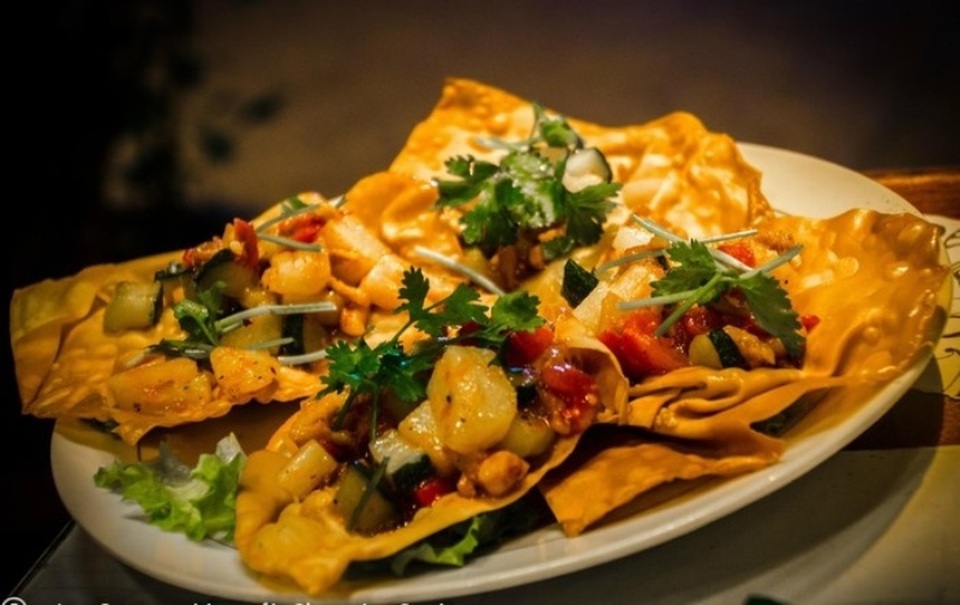 Có gì ở Hội An - thủ phủ ẩm thực mới của Việt Nam - 7 Hoành thánh là một trong những món ăn vô cùng đặc sắc của phố cổ Hội An.