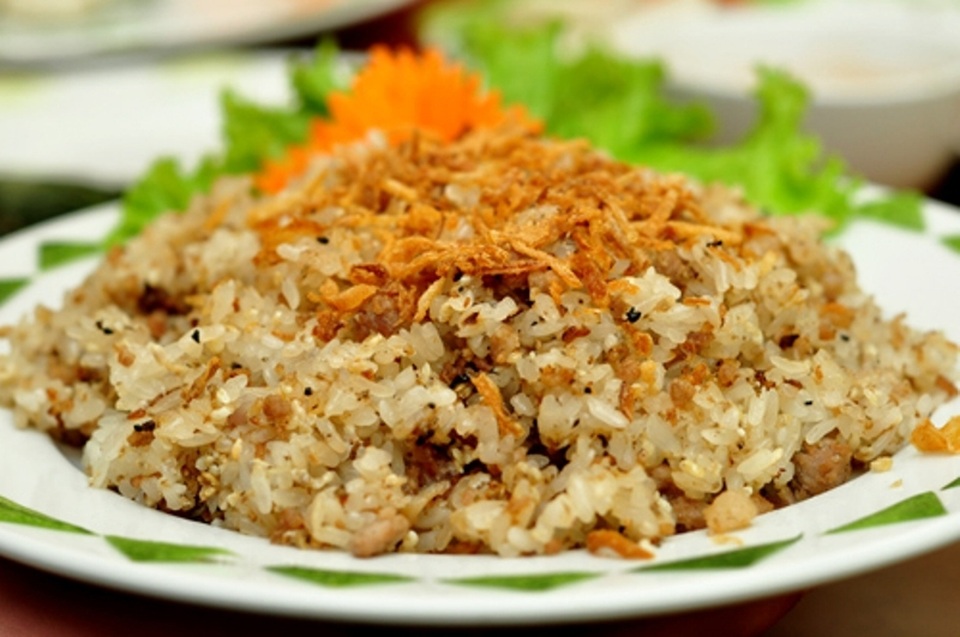 Du xuân Ninh Bình, thưởng thức đặc sản đất kinh đô Hoa Lư - 6 Xôi trứng kiến là một món ăn độc đáo của Ninh Bình.