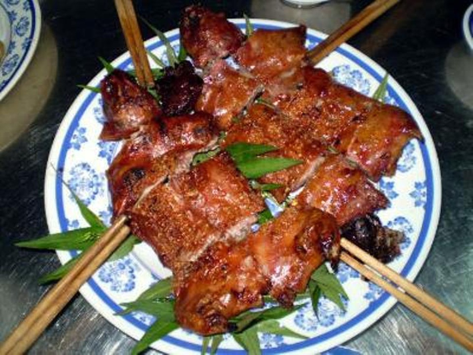 Những món ăn Việt ngon miệng nhưng tiềm ẩn nguy hiểm - 3 Từ lâu nay, thịt chuột được xem là đặc sản không chỉ của nhiều địa phương nước ta mà còn của nhiều quốc gia trên thế giới.
