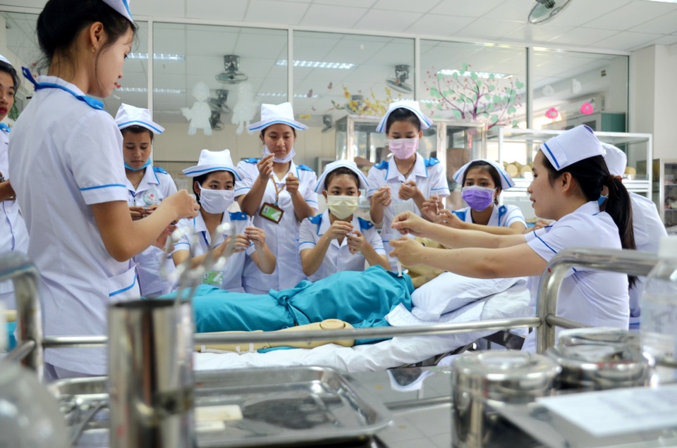 Chọn ngành Điều dưỡng: Sở hữu ngay “tấm vé” thực tập nghề nghiệp tại Nhật - 2 Ngành Điều dưỡng tại ĐH Đông Á hứa hẹn là một ngành học phát triển mạnh trong thời gian tới.