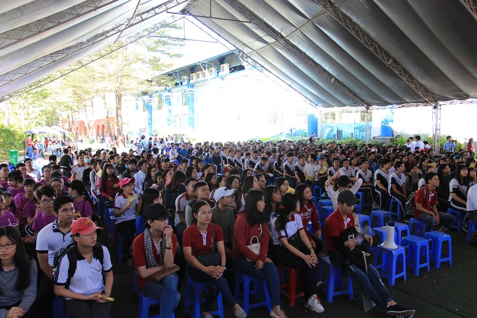 Đầu năm 2017, trường đại học rục rịch tuyển sinh đại học - 1
Học sinh tới dự ngày hội Tư vấn tuyển sinh