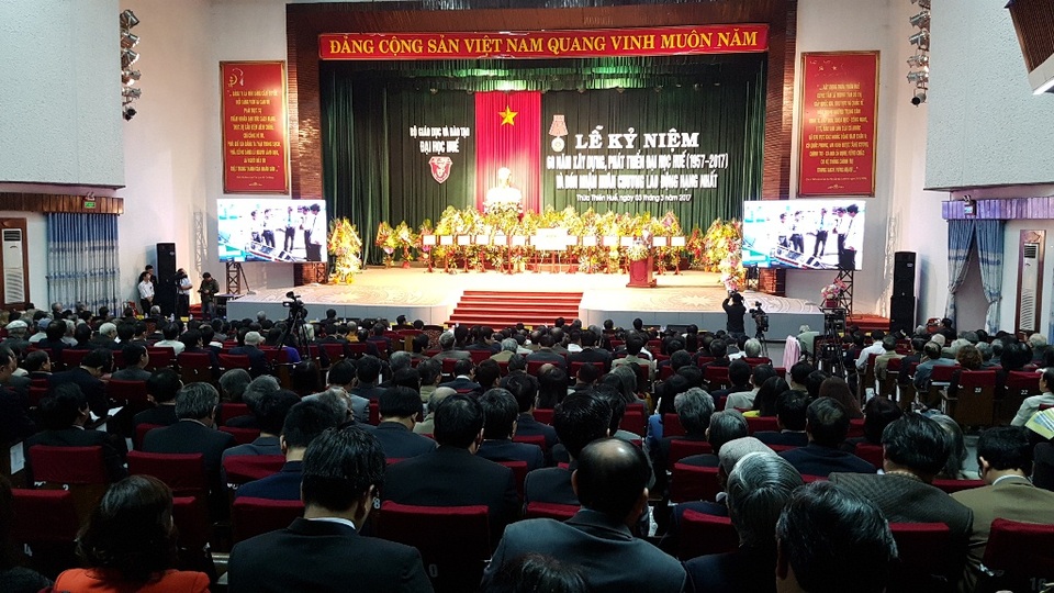 Đại học Huế đón nhận Huân chương Lao động hạng Nhất nhân 60 năm thành lập - 2 Toàn cảnh buổi lễ kỷ niệm