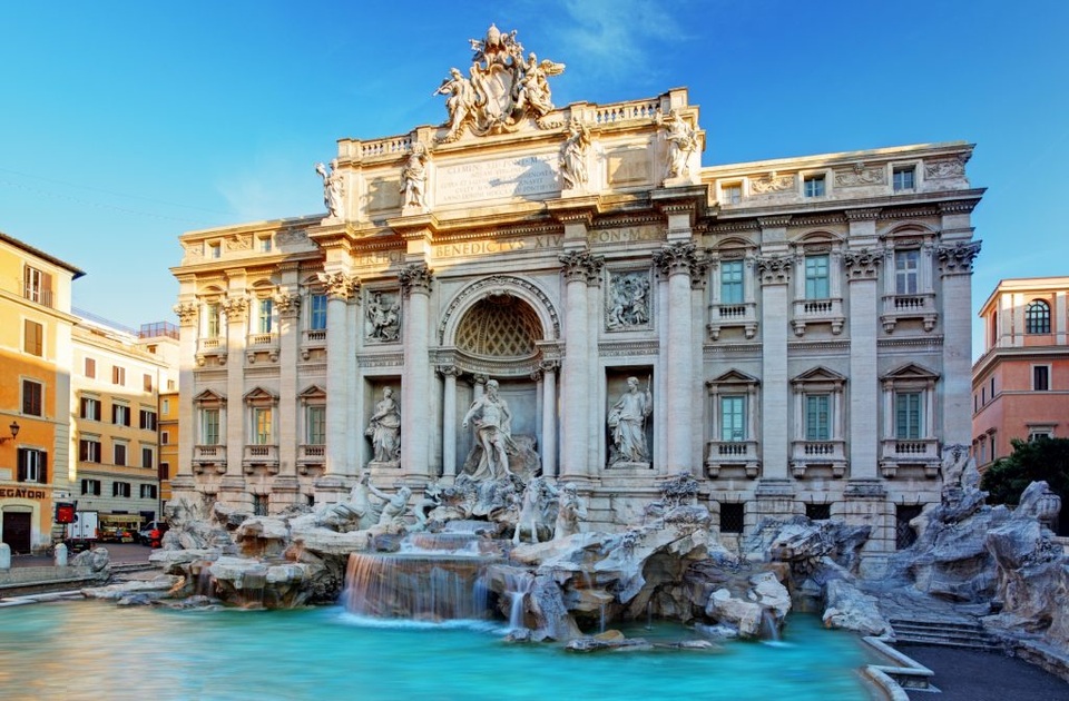 Phạt nặng du khách tắm giặt, khỏa thân tại các đài phun nước cổ ở Rome - 1 Đài phun nước Trevi nổi tiếng ở thành Rome