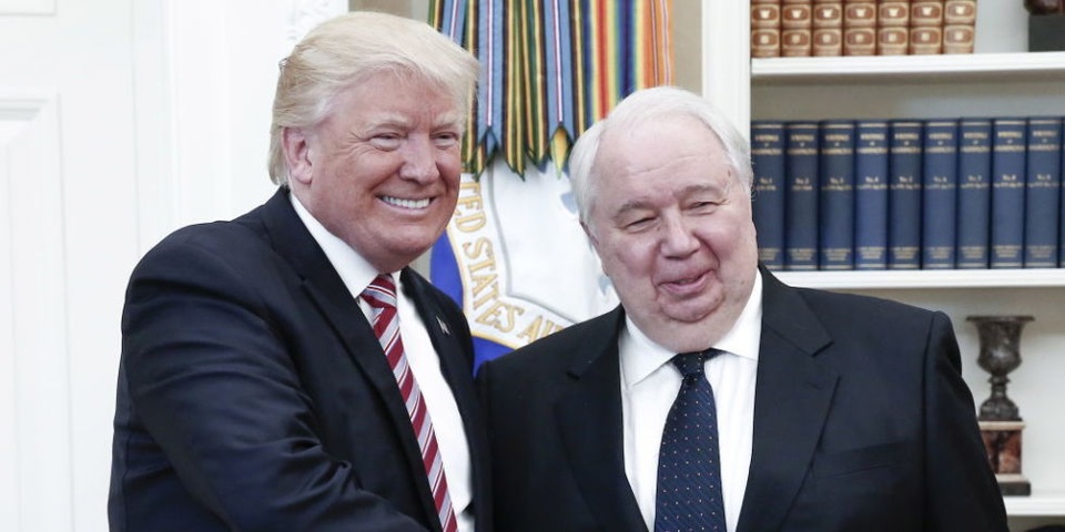 Nga lên tiếng về thông tin triệu hồi đại sứ tại Mỹ về nước - 1 Tổng thống Donald Trump gặp Đại sứ Nga tại Mỹ Sergey Kislyak tại Nhà Trắng (Ảnh: TASS)