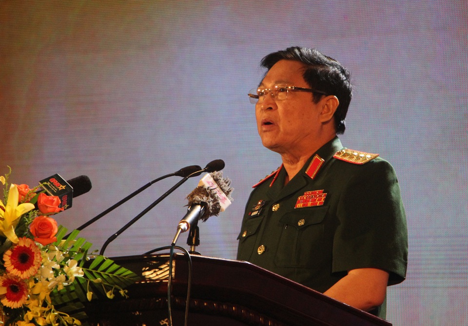 Sáng ngời hình ảnh Bộ đội Cụ Hồ trong lòng nhân dân - 1 Đại tướng Ngô Xuân Lịch - Ủy viên Bộ Chính trị, Phó Bí thư Quân ủy Trung ương, Bộ trưởng Bộ Quốc phòng dự và phát biểu chỉ đạo buổi lễ