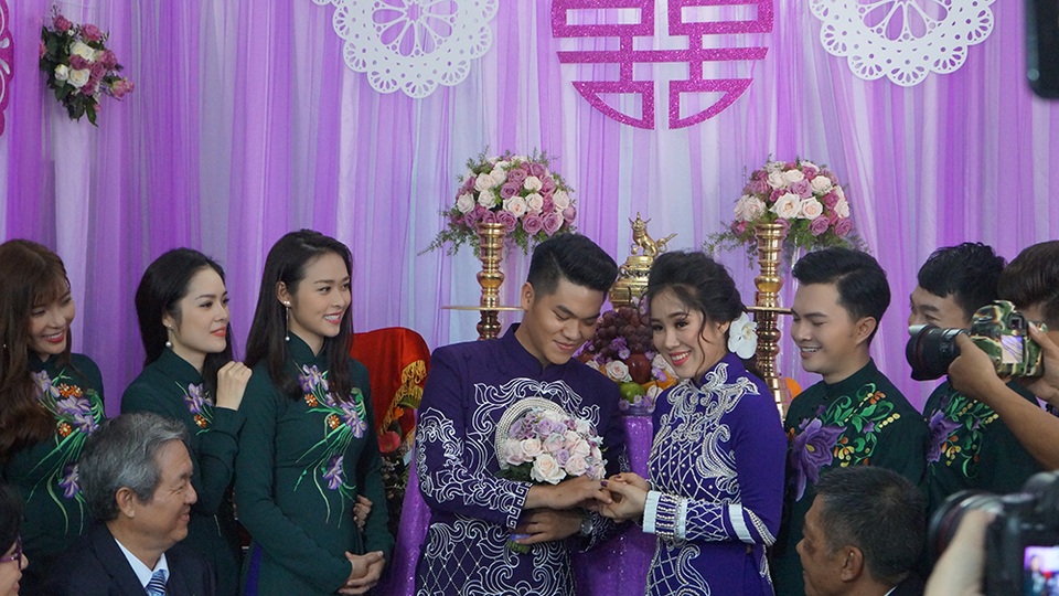 Diễn viên Lê Phương hạnh phúc bên chồng mới - 15