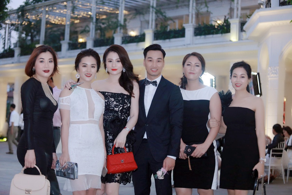 Toàn cảnh đám cưới xa hoa lần 2 của MC Thành Trung - 21 Toàn cảnh đám cưới xa hoa lần 2 của MC Thành Trung - 21