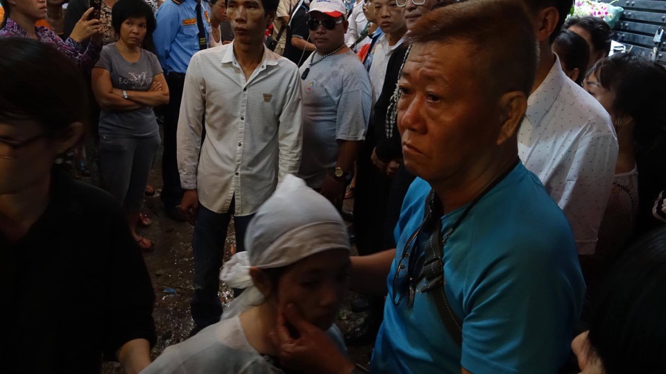 Nghệ sĩ Vũ Thanh là người bạn thân thiết nhất của gia đình đã cùng mọi người lo tang lễ cho bạn diễn thật chu toàn