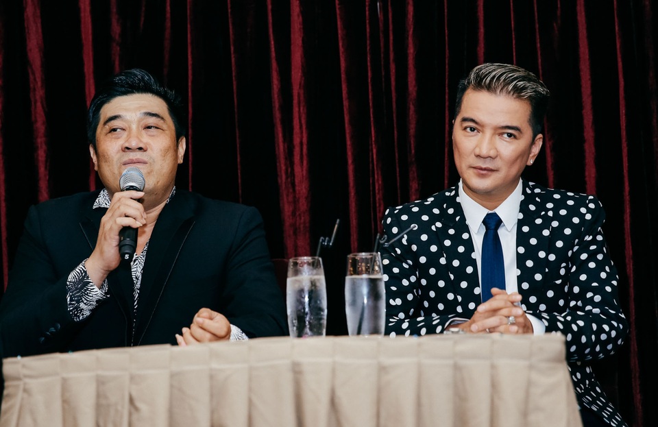 Nam ca sĩ cho biết anh và đạo diễn Trần Vi Mỹ đã lên ý tưởng từ đầu năm 2017 từ việc xin cấp phép các bài hát biểu diễn trong liveshow đến việc đặt hàng các vật liệu nhỏ trên sân khấu để đảm bảo tái hiện lại toàn bộ khung cảnh của Sài Gòn xưa một cách chân thực nhất.