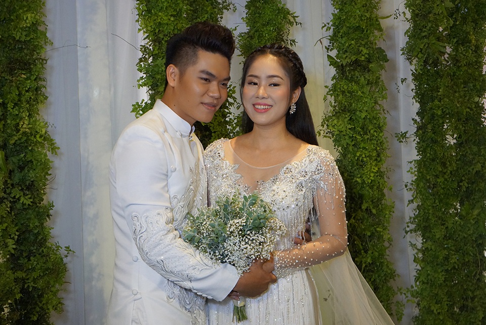Hình ảnh tiệc cưới sang trọng của Lê Phương tại Sài Gòn - 9 Hình ảnh tiệc cưới sang trọng của Lê Phương tại Sài Gòn - 9