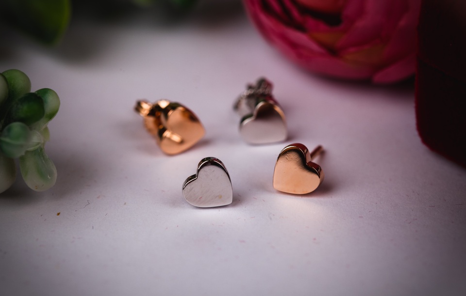 Quà 8/3 cho một nửa thế giới - 5
Những mẫu khuyên tai hình trái tim tuyệt đẹp dành cho nàng trong ngày 8/3