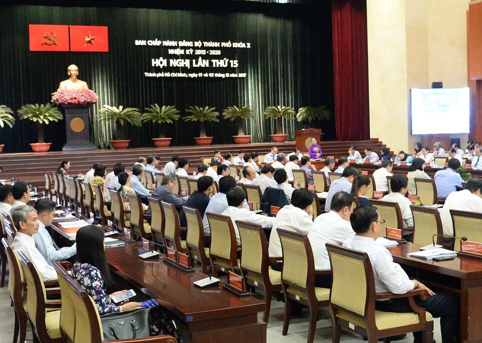 TPHCM kỷ luật nhiều cán bộ thuộc diện Thành ủy quản lý - 1
Hội nghị lần thứ 15 Ban Chấp hành Đảng bộ TPHCM khóa X, nhiệm kỳ 2015-2020 diễn ra từ ngày 1-2/12, quyết định kỷ luật nhiều cán bộ và tổ chức Đảng