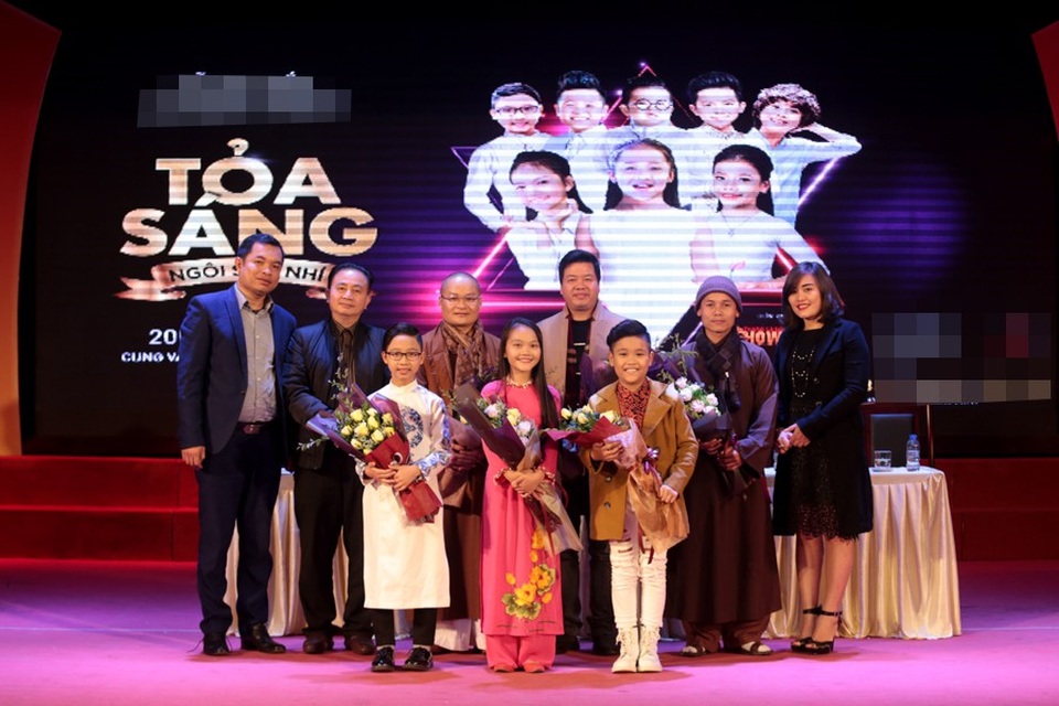 NSƯT Đăng Dương cùng bà xã đẹp như hoa hậu hội ngộ dàn sao nhí - 4 NSƯT Đăng Dương cùng bà xã đẹp như hoa hậu hội ngộ dàn sao nhí - 4