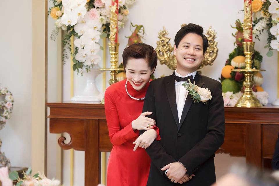 Dàn sao Việt tới dự đám cưới Hoa hậu Đặng Thu Thảo - 4 Hình ảnh tại nhà cô dâu Đặng Thu Thảo được ê-kíp chia sẻ sau khi kết thúc nghi thức hôn lễ tại tư gia của nhà trai và nhà gái.