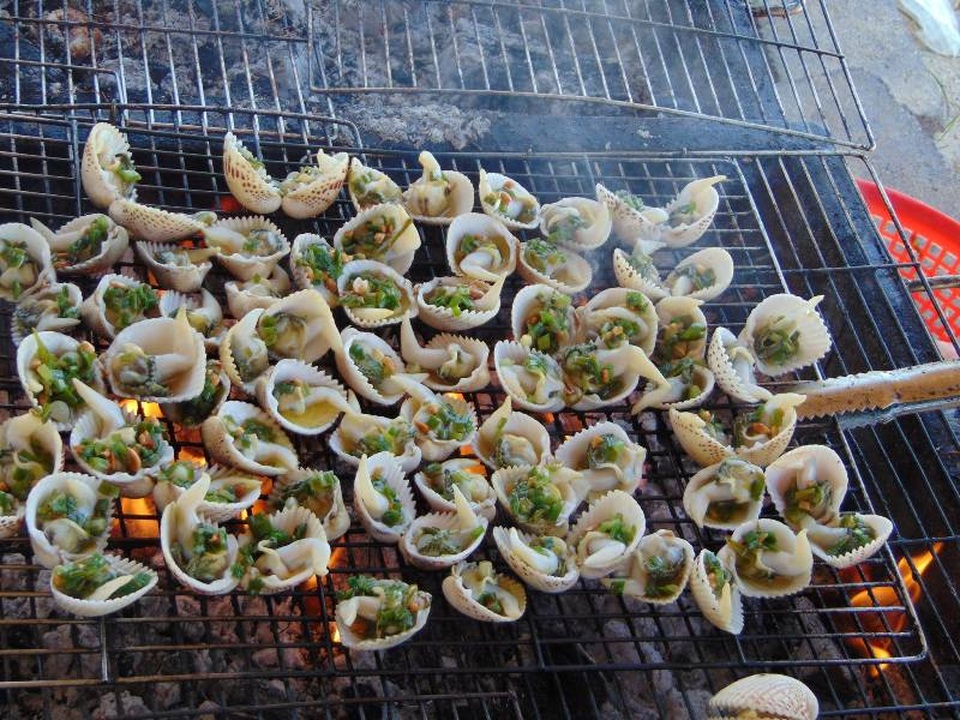 Check-in tại “thiên đường sống ảo” hot nhất Việt Nam - 6 Du khách có thể tổ chức tiệc nướng trên biển.