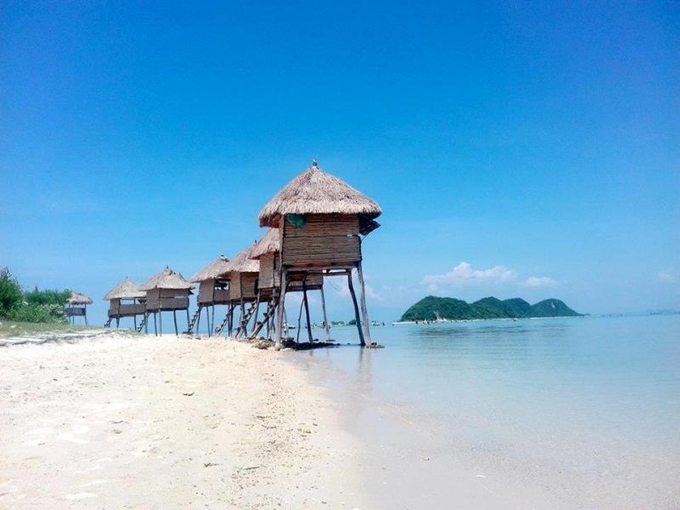Check-in tại “thiên đường sống ảo” hot nhất Việt Nam - 3 Các chòi ven biển làm nơi lưu trú cho du khách.