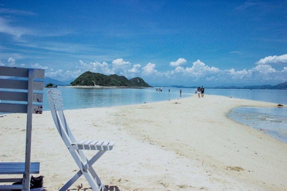 Check-in tại “thiên đường sống ảo” hot nhất Việt Nam - 1 Con đường giữa biển độc đáo của đảo Điệp Sơn.