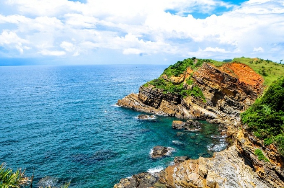8 hòn đảo thiên đường đẹp "quên lối về" ở Việt Nam - 4 Cô Tô có vẻ đẹp khiến du khách lưu luyến không muốn về.