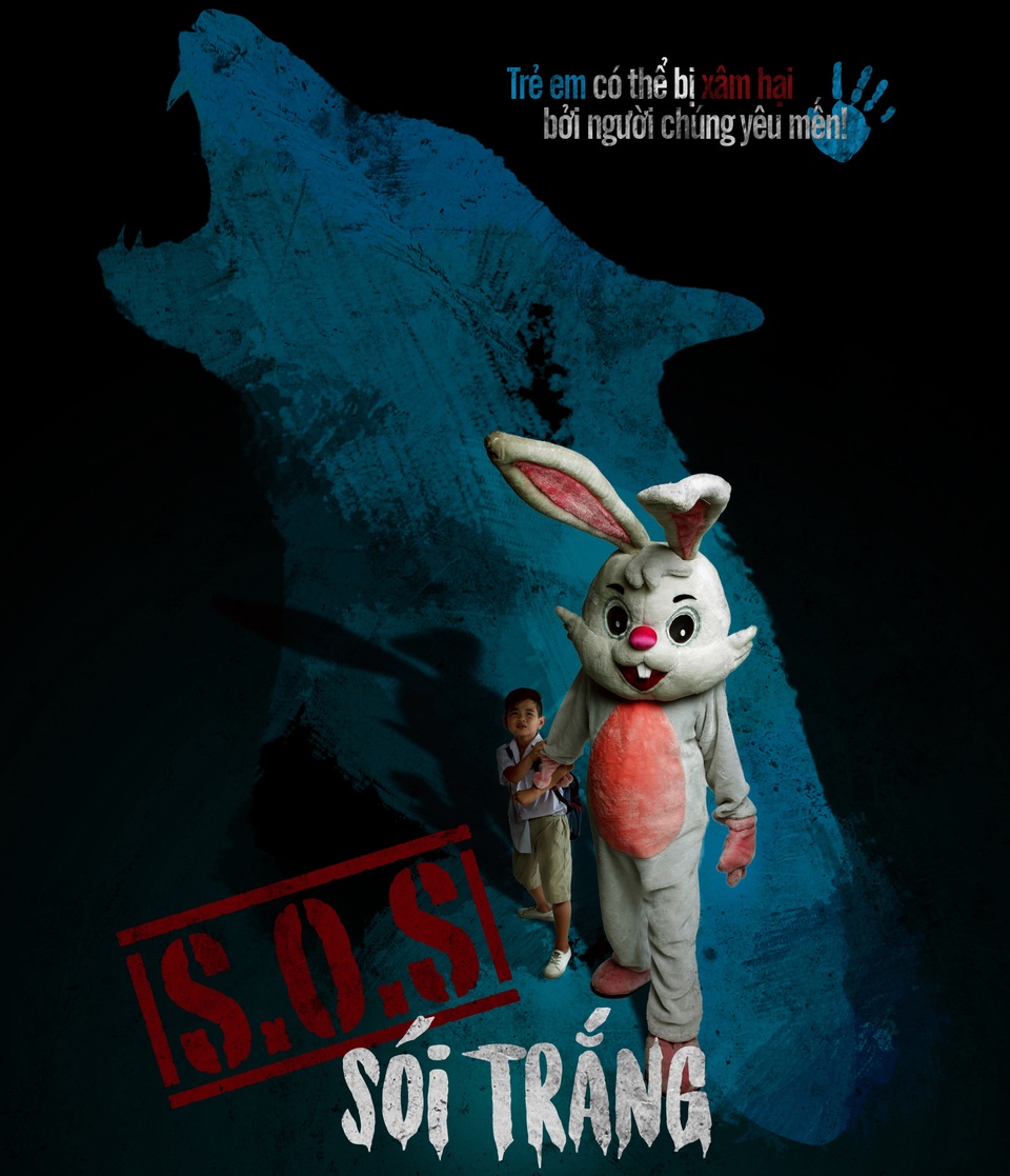 Đạo diễn Lê Hoàng trở lại với phim về đề tài ấu dâm - 2 Thông điệp của phim “S.O.S” là tín hiệu cảnh báo cấp thiết; “Sói trắng” để ám chỉ những kẻ ấu dâm, những con sói khác biệt so với đồng loại”. Ngoài ra, “sói” cũng là hiện thân của nhân tính. Trong mỗi con người đều có hai con sói: một con sói tốt hiền lành, không muốn hãm hại ai, chỉ tấn công và chiến đấu cho những điều đúng đắn nhất; nhưng con còn lại luôn chứa đầy giận dữ và độc ác. Quan trọng là ta chọn con sói nào để nuôi dưỡng?