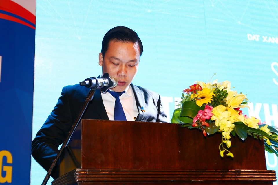 Giao dịch bùng nổ tại sự kiện mở bán nhà đất trên địa bàn TP Huế - 3 Tổng Giám đốc Công ty cổ phần Đất Xanh Bắc Miền Trung – ông Tống Phước Hoàng Hưng phát biểu khai mạc sự kiện