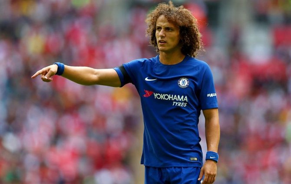 Từ gương mặt trụ cột, David Luiz bất ngờ bị “văng” ra khỏi đội hình Chelsea. Thậm chí, báo giới Anh còn cho rằng trung vệ người Brazil có bất đồng nhất định với HLV Conte. Barcelona đang muốn đưa David Luiz về sân Nou Camp để thay Mascherano.