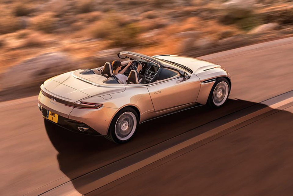 Aston Martin DB11 Volante mui trần chính thức ra mắt - 6 Aston Martin DB11 Volante mui trần chính thức ra mắt - 6