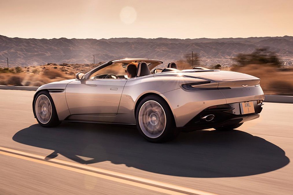 Aston Martin DB11 Volante mui trần chính thức ra mắt - 5 Aston Martin DB11 Volante mui trần chính thức ra mắt - 5