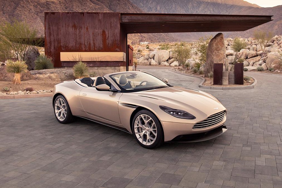 Aston Martin DB11 Volante mui trần chính thức ra mắt - 2 Aston Martin DB11 Volante mui trần chính thức ra mắt - 2