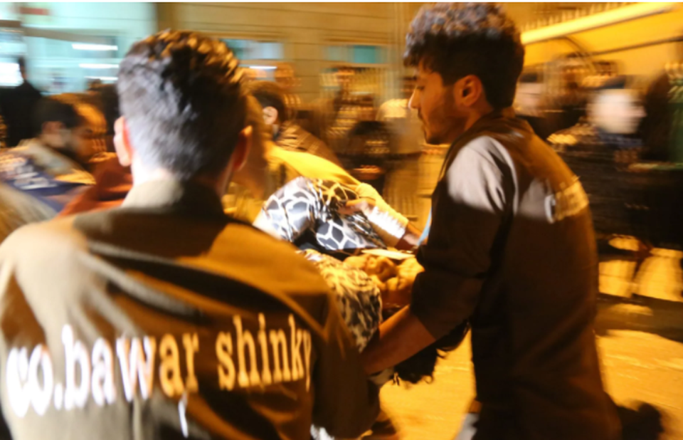 
Trận động đất khiến ít nhất 61 người chết. (Ảnh: Anadolu)
