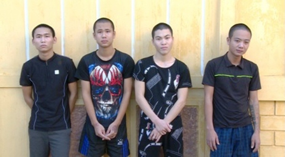 Nhóm thanh niên mang hung khí đến trụ sở công an xã để “dằn mặt” - 1 4 trong 5 đối tượng dùng hung khí đến trụ sở công an xã Thái Dương gây rối (ảnh: Công an Thái Bình)