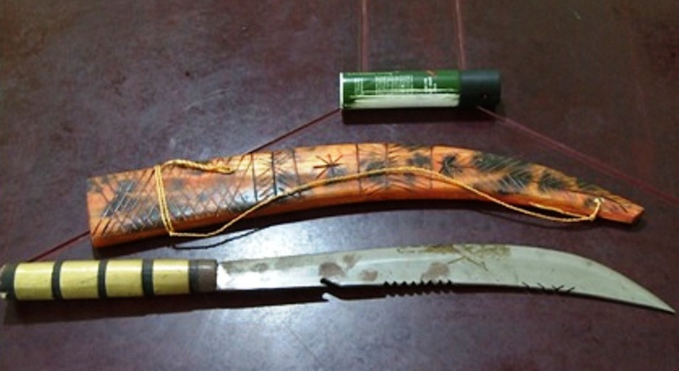 Nhóm thanh niên mang hung khí đến trụ sở công an xã để “dằn mặt” - 2 Tang vật vụ án (ảnh: Công an Thái Bình)