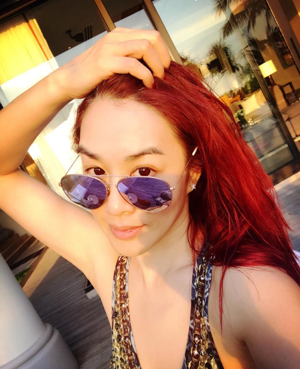 47 tuổi, Chung Lệ Đề khoe thân "nóng bỏng" bên "ông xã" kém 12 tuổi - 9 47 tuổi, Chung Lệ Đề khoe thân "nóng bỏng" bên "ông xã" kém 12 tuổi - 9