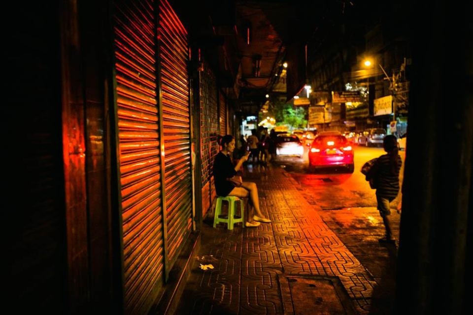 Thế giới ngầm trong nhà thổ ở Bangkok - 5 Chính bởi vậy, việc xóa bỏ thế giới ngầm trong các nhà chứa tại Bangkok càng trở nên khó hơn bao giờ hết.