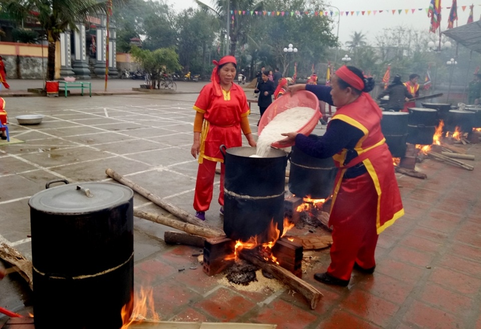 Công đoạn nấu gạo nếp