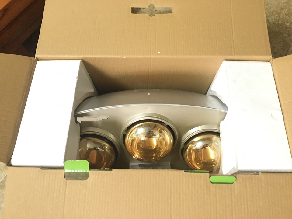 Vừa sáng sớm khách đã qua mua đèn sưởi