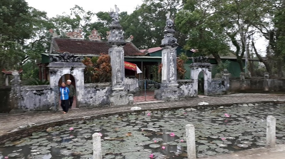 Cận cảnh “rừng” si cổ độc đáo được lưu giữ trong ngôi đền linh thiêng - 1 Đền thờ Đức Đại Vương Nguyễn Đăng Minh, làng Ngụ Quế, xã Cẩm Vịnh, huyện Cẩm Xuyên, Hà Tĩnh.